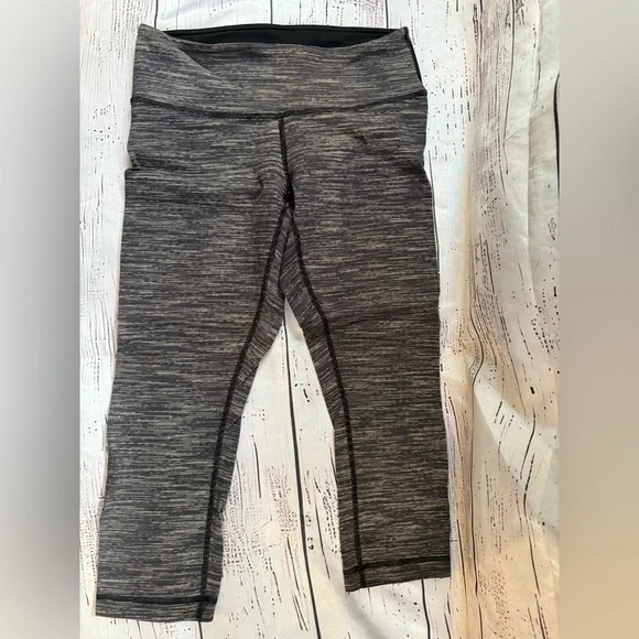 Lululemon capris - Picture 2 of 3